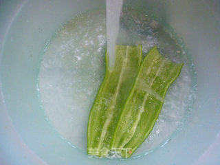 韭菜芽青椒炒油豆腐的做法步骤：4
