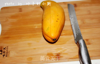 健康果汁自己做---芒果汁的做法步骤：2