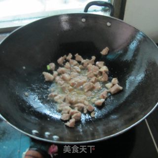 蒜苗丁炒肉的做法步骤：3