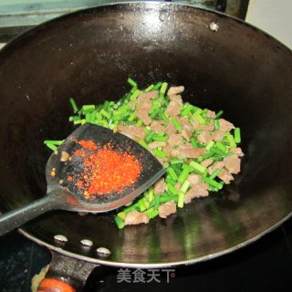 蒜苗丁炒肉的做法步骤：5