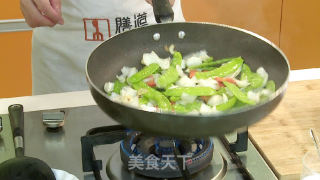 百合炒兰豆的做法步骤：2