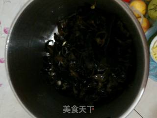木耳黄瓜鸡蛋补血减肥汤的做法步骤：1