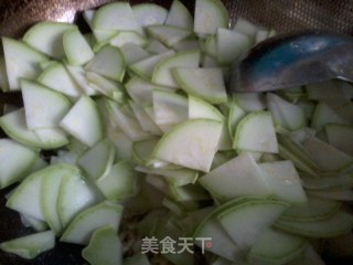 蒜香虾皮西葫芦的做法步骤：4