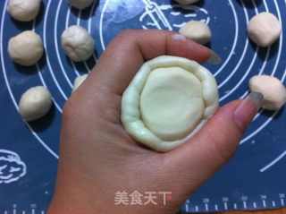 榨菜鲜肉月饼的做法步骤：10
