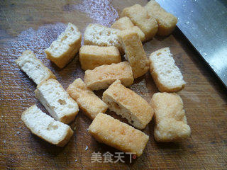 油豆腐里脊肉炒酸菜的做法步骤：3