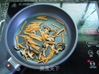 【鲜蔬奶酪鸡蛋饼】--- 营养又美味的独特风味的做法步骤：4