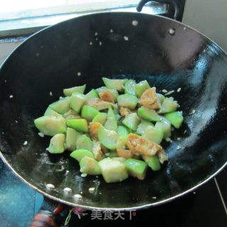 油豆腐煮丝瓜的做法步骤：9