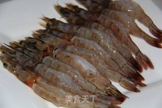蒜蓉开边虾的做法步骤：2