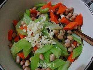 爽口小凉菜------【凉拌花生西芹】的做法步骤：13