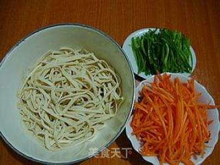 爽口小凉菜------【凉拌千张丝】的做法步骤：2