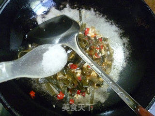 蒜末剁椒炒海带的做法步骤：5