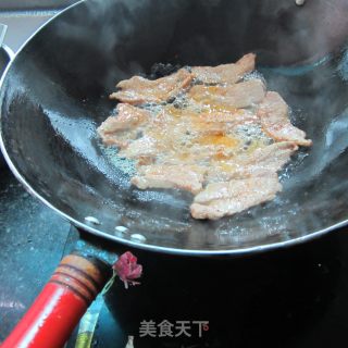 洋葱炒肉片的做法步骤：2