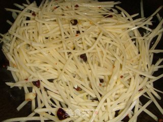 韭菜土豆丝的做法步骤：6