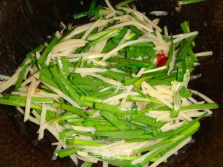 韭菜土豆丝的做法步骤：8