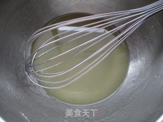 芝麻戚风蛋糕的做法步骤：2