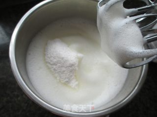 芝麻戚风蛋糕的做法步骤：6