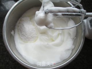 芝麻戚风蛋糕的做法步骤：7