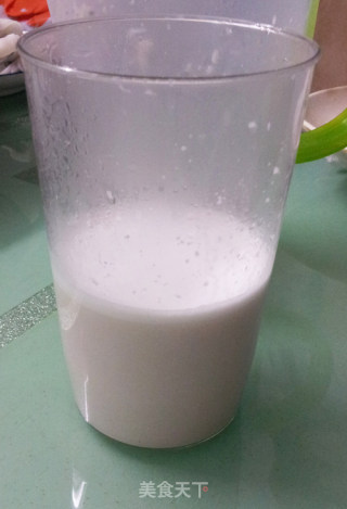 香浓椰肉椰汁炖乳鸽的做法步骤：3