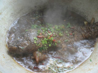 家常烧鲤鱼的做法步骤：11