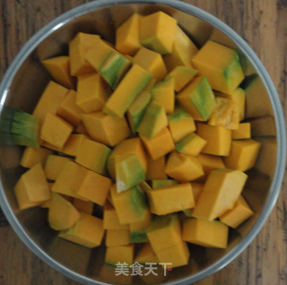 排骨焖南瓜的做法步骤：1