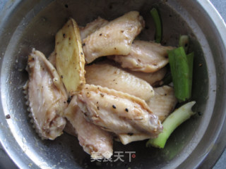 椒香烤鸡翅的做法步骤：3