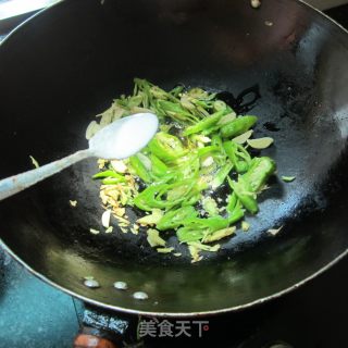 辣炒鸭血的做法步骤：7