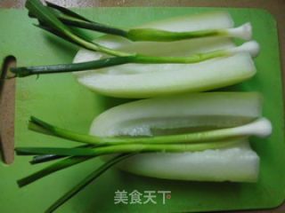 节瓜炒蒜苗的做法步骤：1