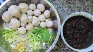 紫菜丸子汤的做法步骤：1