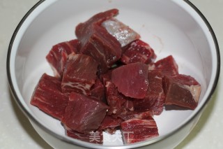 黑胡椒苹果牛肉粒的做法步骤：4