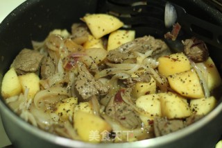 黑胡椒苹果牛肉粒的做法步骤：17