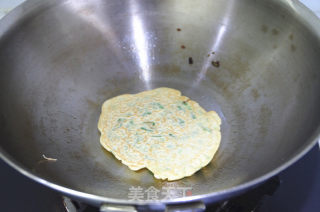 韭菜鸡蛋饼的做法步骤：8