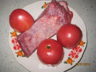 番茄炖牛肉的做法步骤：1