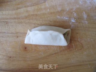 西葫芦肉馅锅贴的做法步骤：9