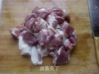 猪肉炖海带的做法步骤：1
