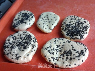 南瓜芝麻饼（南瓜馅）的做法步骤：5
