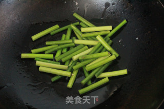 蒜薹炒肉片的做法步骤：4