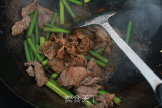 蒜薹炒肉片的做法步骤：6