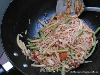 腊肉豆角焖面的做法步骤：6