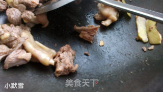鬼节必吃的酸荞头焖鸭肉的做法步骤：7