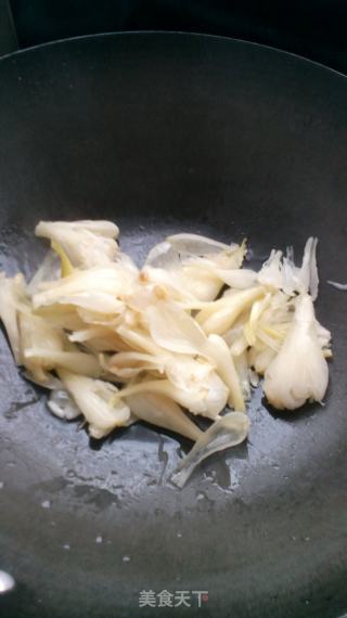 鬼节必吃的酸荞头焖鸭肉的做法步骤：10