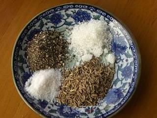 烧烤味的小土豆的做法步骤：2