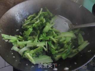 蒜炒西兰花的做法步骤：11