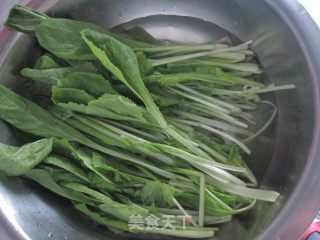蟹味菇炒小白菜的做法步骤：1