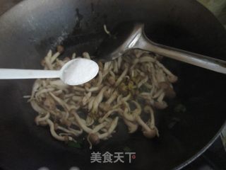 蟹味菇炒小白菜的做法步骤：8