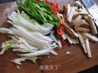 素三丝的做法步骤：1