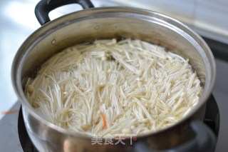 【爽脆拌三丝】的做法步骤：4