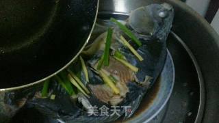 粤菜清蒸鱼(方法绝对正宗，成品咬牙献丑，给大家做反面教材)的做法步骤：6