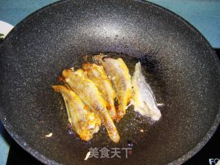 煎小黄鱼的做法步骤：4