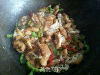 油豆腐炒苦瓜的做法步骤：3