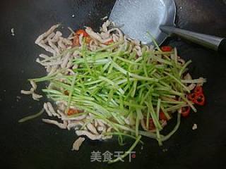 芫荽入菜、鲜美无比------【芫荽肉丝小炒】的做法步骤：6